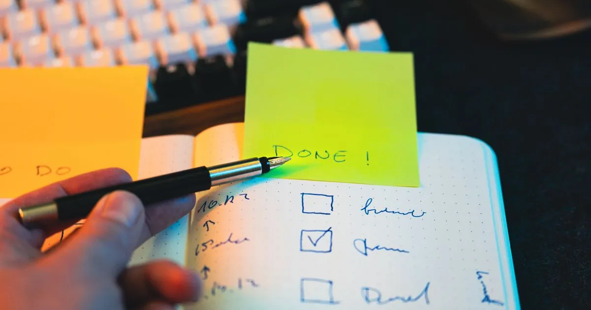 Working through a checklist to compare the best payday loan options in Canada